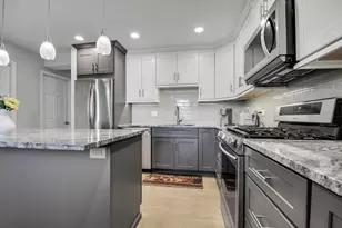 6914 Richmond Ave, Darien, IL 60561 - Photo 16