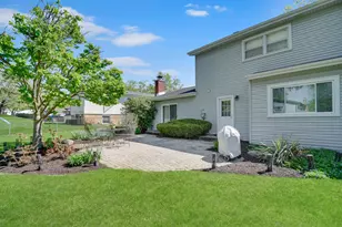 6914 Richmond Ave, Darien, IL 60561 - Photo 32