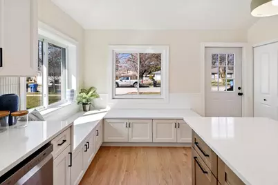 6221 N La Crosse Avenue, Chicago, IL 60646 - Photo 8