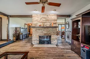 731 E Gartner Rd, Naperville, IL 60540 - Photo 6