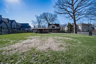 731 E Gartner Rd, Naperville, IL 60540 - Photo 38