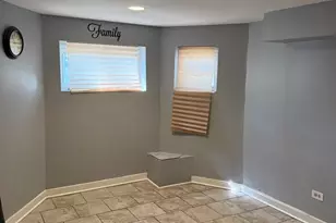 625 N Monticello Ave, Chicago, IL 60624 - Photo 8