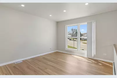 2155 College Drive, Glendale Heights, IL 60139 - Photo 6