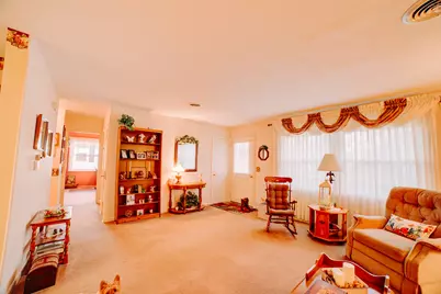 617 E Grant Street, Watseka, IL 60970 - Photo 8