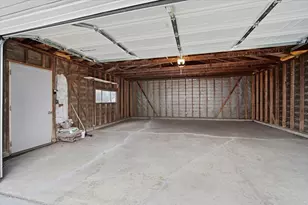 412 N Wood St, Maroa, IL 61756 - Photo 32