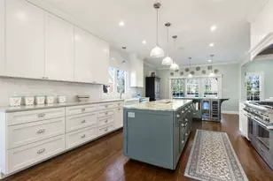 148 Jane Ct, Clarendon Hills, IL 60514 - Photo 10