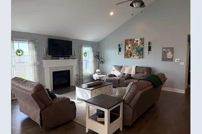 735 Peacock Place, Manteno, IL 60950 - Photo 4