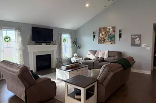 735 Peacock Pl, Manteno, IL 60950 - Photo 4