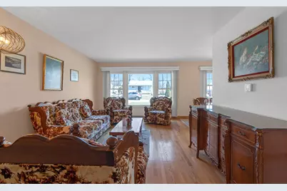 2054 Birch Street, Des Plaines, IL 60018 - Photo 8