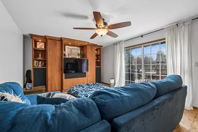 1112 Woodlake Drive, Carol Stream, IL 60188 - Photo 14