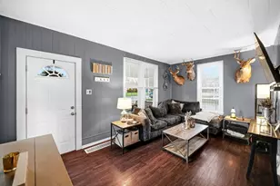 317 W 2nd St, Momence, IL 60954 - Photo 4