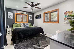 945 Morton St, Hoffman Estates, IL 60169 - Photo 12