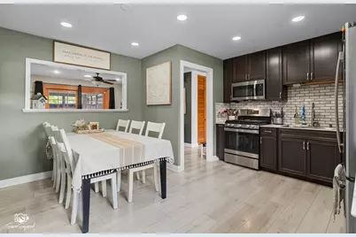 945 Morton Street, Hoffman Estates, IL 60169 - Photo 2