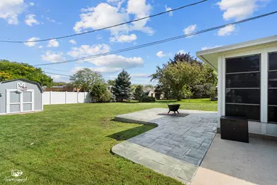 945 Morton Street, Hoffman Estates, IL 60169 - Photo 18