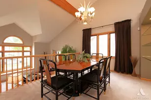 571 N Veterans Pkwy, Addison, IL 60101 - Photo 8
