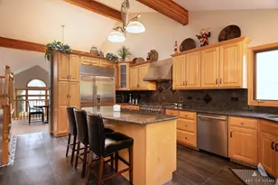 571 N Veterans Pkwy, Addison, IL 60101 - Photo 10