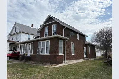 2428 5th Avenue, Moline, IL 61265 - Photo 2