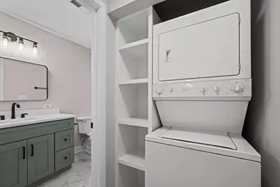 705 W Central Avenue #A8, Mount Prospect, IL 60056 - Photo 14