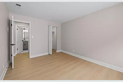 705 W Central Avenue #A8, Mount Prospect, IL 60056 - Photo 10