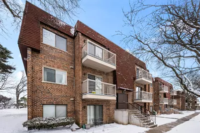 705 W Central Avenue #A8, Mount Prospect, IL 60056 - Photo 1