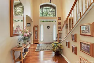 1606 Tecumseh Dr, McHenry, IL 60050 - Photo 2