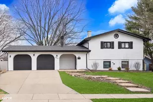 600 Baxter Ln, Hoffman Estates, IL 60169 - Photo 1