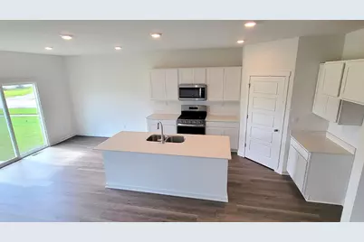 572 Revere Street, Burlington, WI 53105 - Photo 2