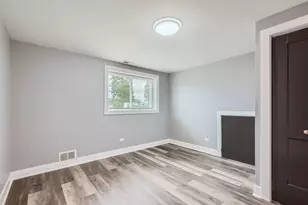 10403 Barnard Dr, Chicago Ridge, IL 60415 - Photo 20