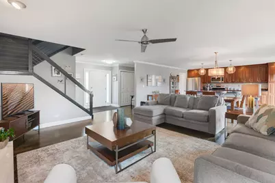 705 Ascot Court, Hoffman Estates, IL 60169 - Photo 4