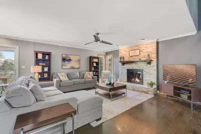 705 Ascot Court, Hoffman Estates, IL 60169 - Photo 2