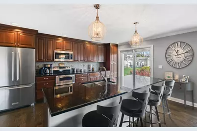 705 Ascot Court, Hoffman Estates, IL 60169 - Photo 6