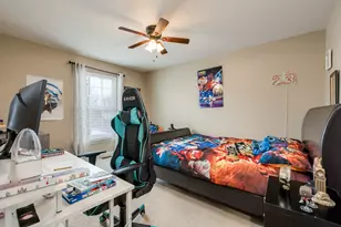 908 Blue Ridge Dr, Streamwood, IL 60107 - Photo 20