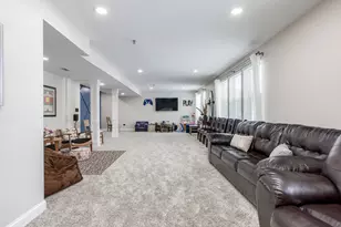 908 Blue Ridge Dr, Streamwood, IL 60107 - Photo 40