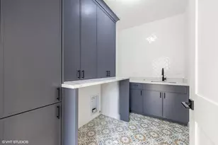 936 S Mitchell Ave, Elmhurst, IL 60126 - Photo 36