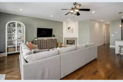 [Address not provided], Chicago, IL 60613 - Photo 8