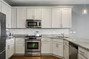 1519 W Irving Park Rd, Chicago, IL 60613 - Photo 4