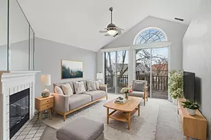 1632 Columbia Cir, Bartlett, IL 60103 - Photo 4