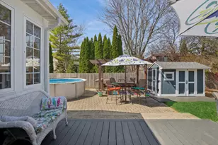 100 Longford Dr, Elgin, IL 60120 - Photo 8