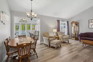 100 Longford Dr, Elgin, IL 60120 - Photo 6