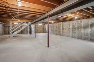 100 Longford Dr, Elgin, IL 60120 - Photo 20