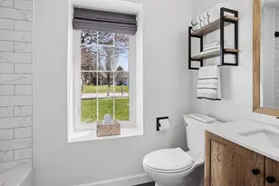 100 Longford Dr, Elgin, IL 60120 - Photo 14