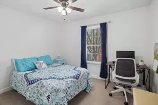 100 Longford Dr, Elgin, IL 60120 - Photo 16