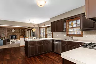 27W412 Chartwell Dr, Winfield, IL 60190 - Photo 10