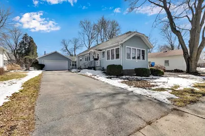 306 W Madison Street, Belvidere, IL 61008 - Photo 4