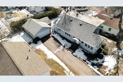 306 W Madison Street, Belvidere, IL 61008 - Photo 2