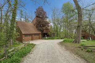 644 Schroeder Rd, Coal Valley, IL 61240 - Photo 4
