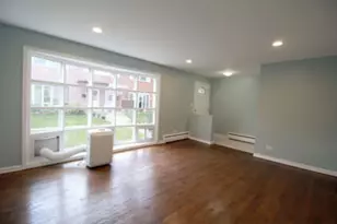 8829 Robin Dr, Des Plaines, IL 60016 - Photo 4