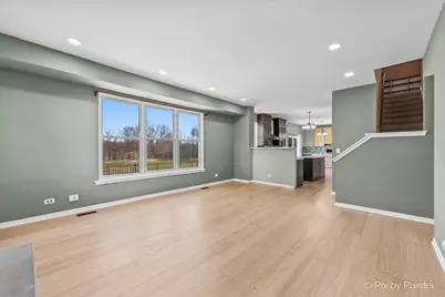 2045 Morningview Drive, Hoffman Estates, IL 60192 - Photo 10