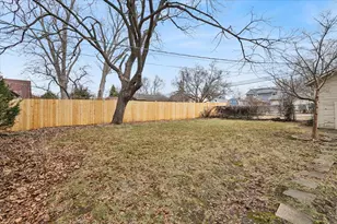 1319 N Ash St, Waukegan, IL 60085 - Photo 18