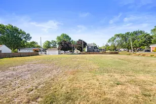 652 Penfield St, Beecher, IL 60401 - Photo 1